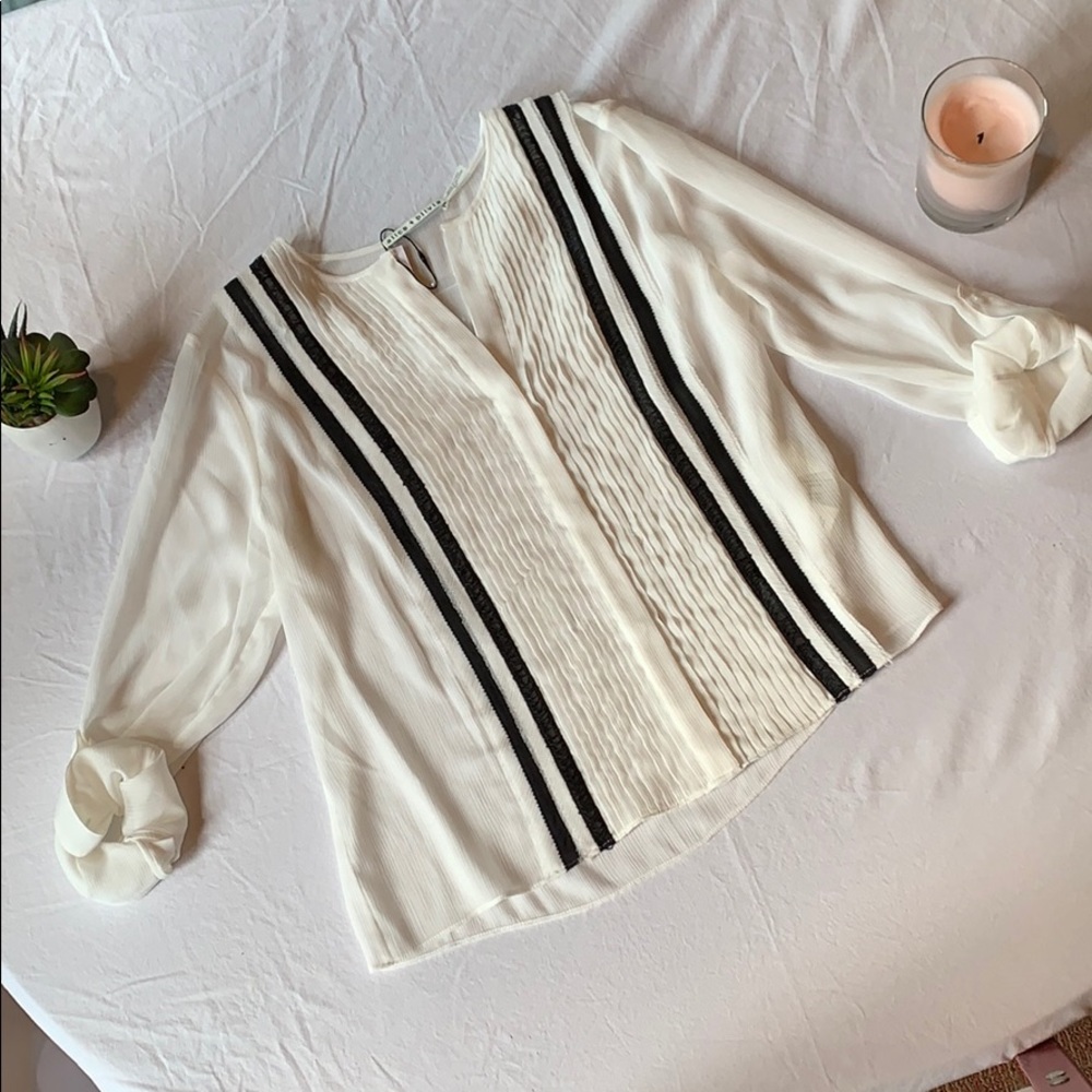 Alice + Olivia silk blouse - size Small